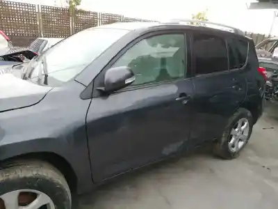 Vehicul casat toyota rav 4 iii (_a3_) 2.2 d (ala35_) al anului 2011 alimentat 2ad