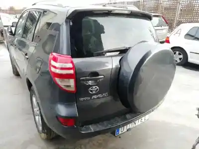 Vehicul casat toyota rav 4 iii (_a3_) 2.2 d (ala35_) al anului 2011 alimentat 2ad