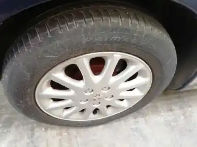 Здавання транспортного засобу peugeot 607 (s1) básico року 2001 потужний 4hx