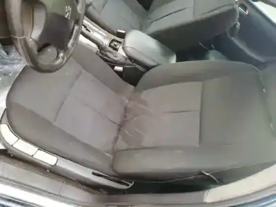 Здавання транспортного засобу peugeot 607 (s1) básico року 2001 потужний 4hx