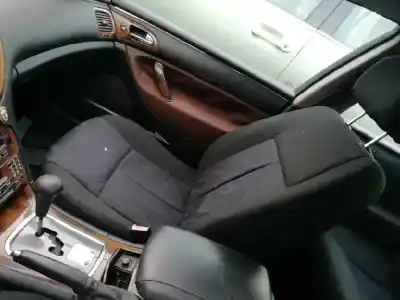 Здавання транспортного засобу peugeot 607 (s1) básico року 2001 потужний 4hx