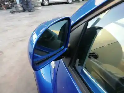 Véhicule à la ferraille volkswagen                                         new beetle (9c1/1c1)                                                                                                                                                                                                                                       1.6                                                                                                                                                                                                                                                        de l'année 2002 alimenté bfs