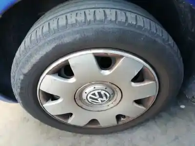 Véhicule à la ferraille volkswagen                                         new beetle (9c1/1c1)                                                                                                                                                                                                                                       1.6                                                                                                                                                                                                                                                        de l'année 2002 alimenté bfs