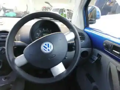 Véhicule à la ferraille volkswagen                                         new beetle (9c1/1c1)                                                                                                                                                                                                                                       1.6                                                                                                                                                                                                                                                        de l'année 2002 alimenté bfs
