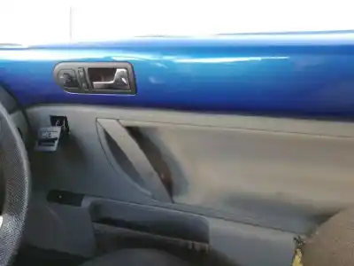 Véhicule à la ferraille volkswagen                                         new beetle (9c1/1c1)                                                                                                                                                                                                                                       1.6                                                                                                                                                                                                                                                        de l'année 2002 alimenté bfs