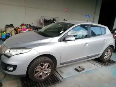 Sloopvoertuig renault megane iii berlina 5 p dynamique van het jaar 2012 aangedreven h5f a4