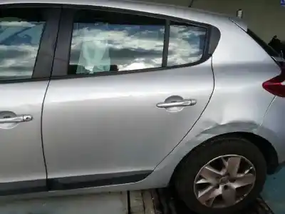 Sloopvoertuig renault megane iii berlina 5 p dynamique van het jaar 2012 aangedreven h5f a4