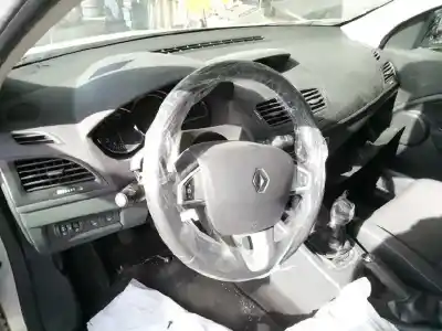Sloopvoertuig renault megane iii berlina 5 p dynamique van het jaar 2012 aangedreven h5f a4