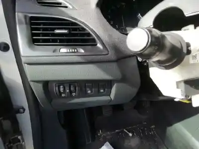 Sloopvoertuig renault megane iii berlina 5 p dynamique van het jaar 2012 aangedreven h5f a4