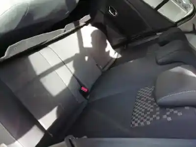 Sloopvoertuig renault megane iii berlina 5 p dynamique van het jaar 2012 aangedreven h5f a4