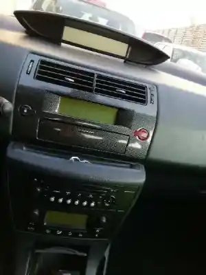 Vehicul casat citroen c4 coupe vtr plus al anului 2006 alimentat 9hy