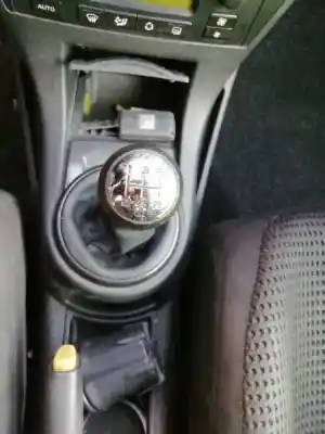 Vehicul casat citroen c4 coupe vtr plus al anului 2006 alimentat 9hy