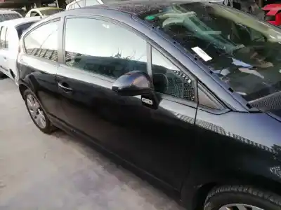 Vehicul casat citroen c4 coupe vtr plus al anului 2006 alimentat 9hy