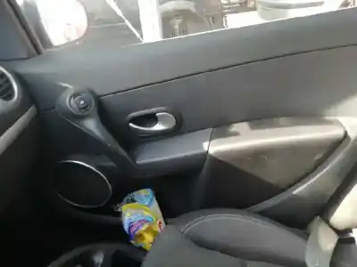 Veicolo di demolizione renault clio grandtour authentique dell'anno 2009 alimentato k9k766