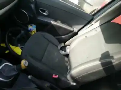 Veicolo di demolizione renault clio grandtour authentique dell'anno 2009 alimentato k9k766