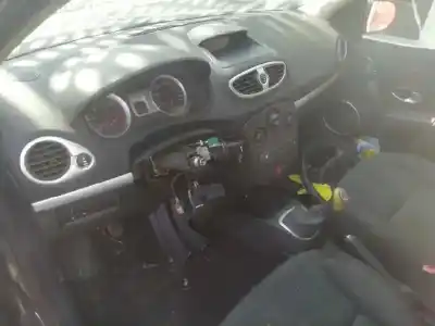 Veicolo di demolizione renault clio grandtour authentique dell'anno 2009 alimentato k9k766