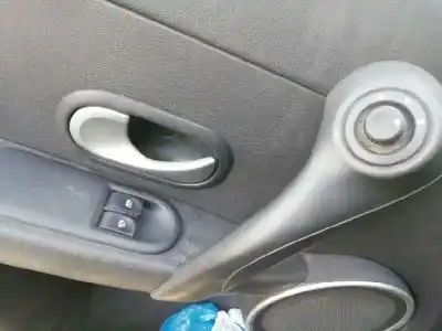Veicolo di demolizione renault clio grandtour authentique dell'anno 2009 alimentato k9k766