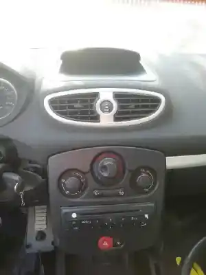 Veicolo di demolizione renault clio grandtour authentique dell'anno 2009 alimentato k9k766