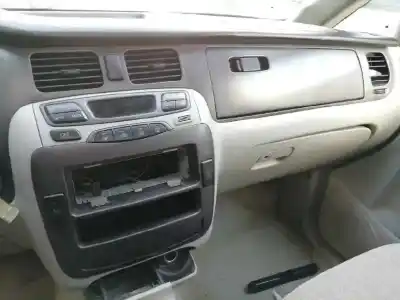 Sloopvoertuig hyundai trajet (fo) 2.0 crdi gls van het jaar 2006 aangedreven d4ea