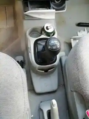 Sloopvoertuig hyundai trajet (fo) 2.0 crdi gls van het jaar 2006 aangedreven d4ea