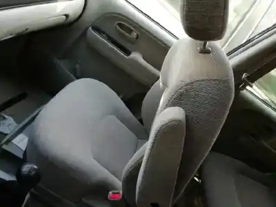 Sloopvoertuig hyundai trajet (fo) 2.0 crdi gls van het jaar 2006 aangedreven d4ea