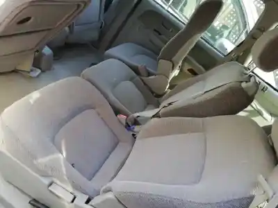 Sloopvoertuig hyundai trajet (fo) 2.0 crdi gls van het jaar 2006 aangedreven d4ea