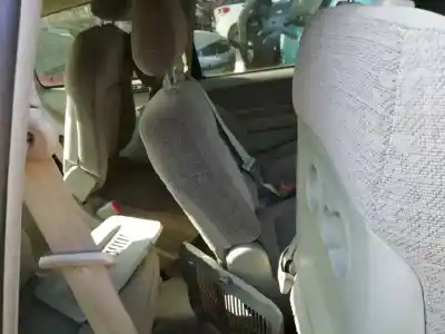 Sloopvoertuig hyundai trajet (fo) 2.0 crdi gls van het jaar 2006 aangedreven d4ea