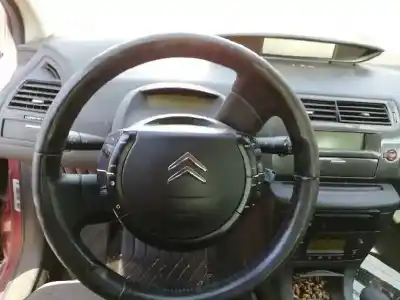 Здавання транспортного засобу citroen c4 berlina vtr plus року 2006 потужний 9hx