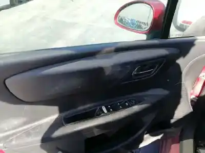 Здавання транспортного засобу citroen c4 berlina vtr plus року 2006 потужний 9hx