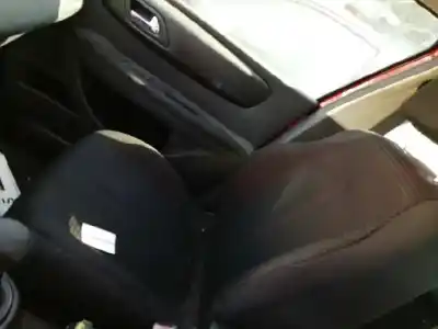 Здавання транспортного засобу citroen c4 berlina vtr plus року 2006 потужний 9hx