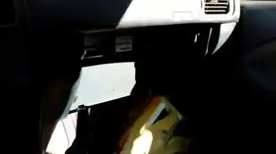 Здавання транспортного засобу volvo s40 berlina 1.6 cat року 2000 потужний b4164s2