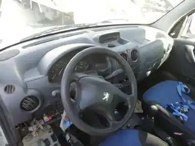 Здавання транспортного засобу peugeot partner (s2) 1.9 combi pro [1.9 ltr. - 51 kw diesel] року 2005 потужний 