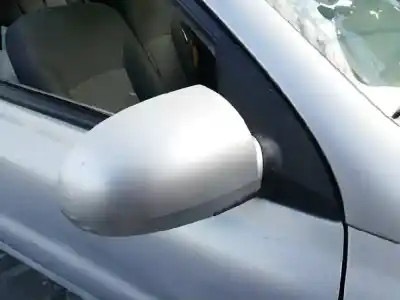 Veículo de Sucata kia rio ls berlina do ano 2002 alimentado a3d