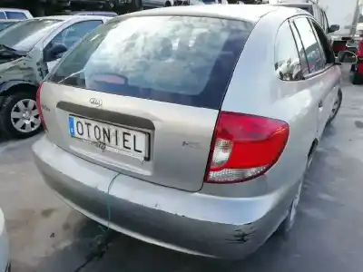 Veículo de Sucata kia rio ls berlina do ano 2002 alimentado a3d
