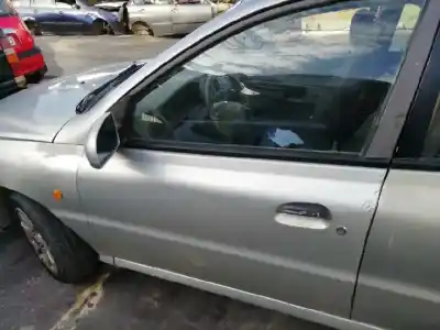 Veículo de Sucata kia rio ls berlina do ano 2002 alimentado a3d