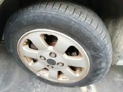 Veículo de Sucata kia rio ls berlina do ano 2002 alimentado a3d