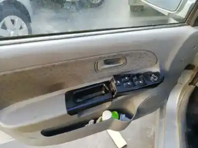 Veículo de Sucata kia rio ls berlina do ano 2002 alimentado a3d