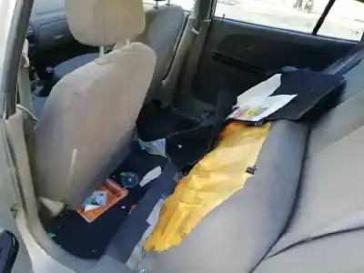 Veículo de Sucata kia rio ls berlina do ano 2002 alimentado a3d