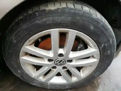 Scrapping Vehicle volkswagen touran (1t3) highline of the year 2011 powered cayc