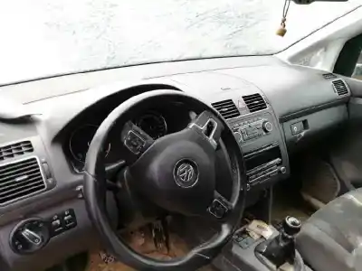 Scrapping Vehicle volkswagen touran (1t3) highline of the year 2011 powered cayc