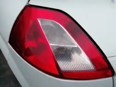 Здавання транспортного засобу renault megane ii berlina 5p confort authentique року 2004 потужний k9k d7