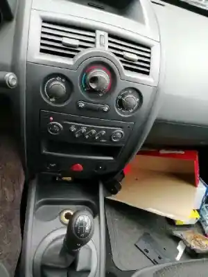 Здавання транспортного засобу renault megane ii berlina 5p confort authentique року 2004 потужний k9k d7