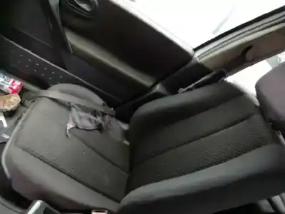 Здавання транспортного засобу renault megane ii berlina 5p confort authentique року 2004 потужний k9k d7