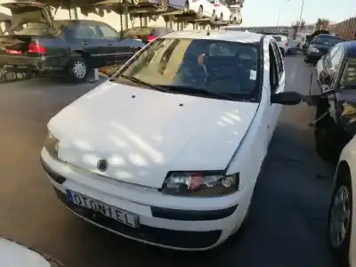 Veicolo di demolizione FIAT PUNTO BERLINA (188) 1.2 8V Dynamic dell'anno 2003 alimentato 188A4000