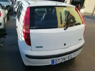 Veicolo di demolizione fiat punto berlina (188) 1.2 8v dynamic dell'anno 2003 alimentato 188a4000