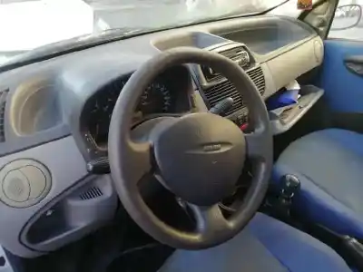 Veicolo di demolizione fiat punto berlina (188) 1.2 8v dynamic dell'anno 2003 alimentato 188a4000