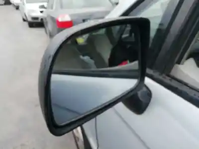 Sloopvoertuig hyundai trajet (fo) 2.0 crdi gls van het jaar 2005 aangedreven d4ea