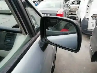 Sloopvoertuig hyundai trajet (fo) 2.0 crdi gls van het jaar 2005 aangedreven d4ea