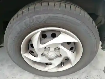 Sloopvoertuig hyundai trajet (fo) 2.0 crdi gls van het jaar 2005 aangedreven d4ea