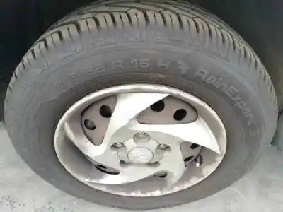 Sloopvoertuig hyundai trajet (fo) 2.0 crdi gls van het jaar 2005 aangedreven d4ea